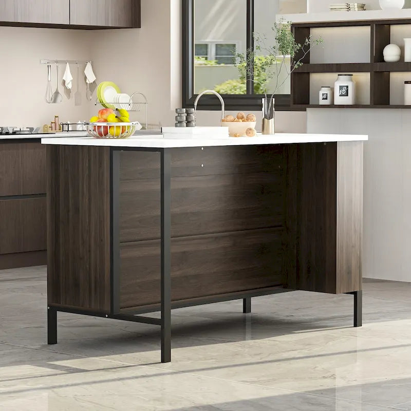 Isola da cucina in legno duro marrone con ripiani contenitore, cassetti e piano effetto marmo